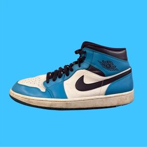 2018 Air Jordan 1 Mid 'Hornets'